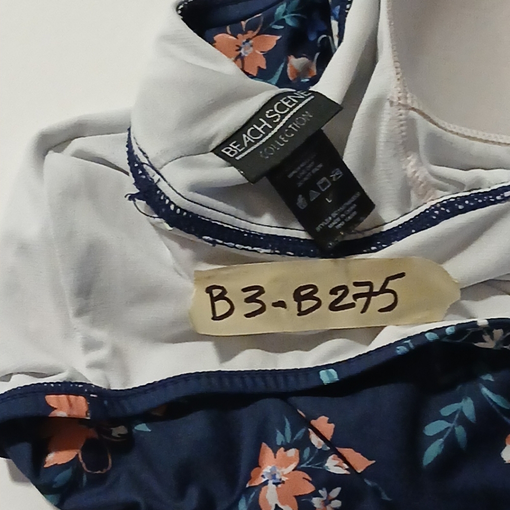 Beach Scene Collection Swimsuit Ruffle Size L - Picture 11 of 11